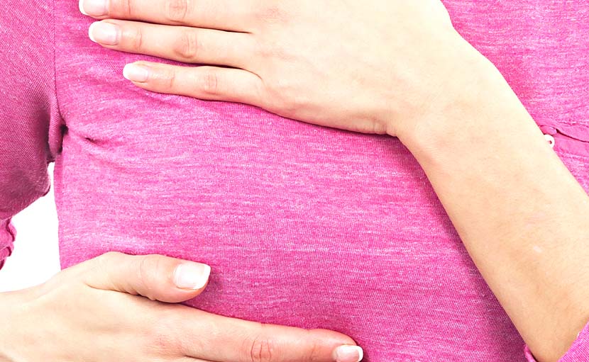 ব্রেস্ট ক্যান্সারের ৮টি লক্ষণ ও রোগটির চিকিৎসা কি জানেন?