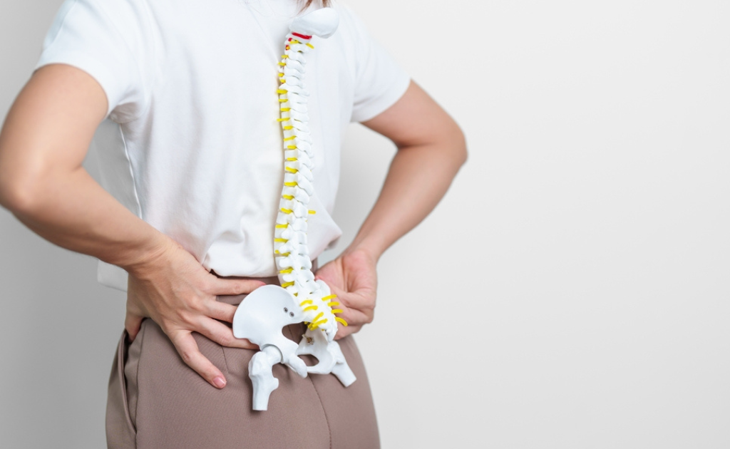 স্কোলিওসিস | মেরুদণ্ডের এই সমস্যা নিয়ে জানা আছে কি?